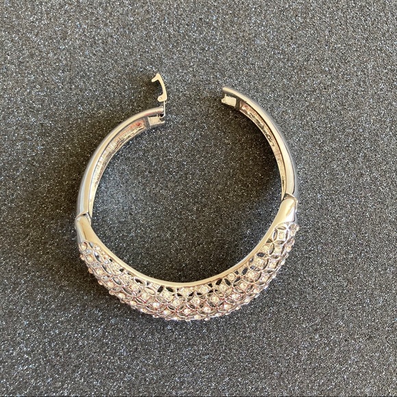 Silver tone bracelet with crystals - Picture 6 of 8